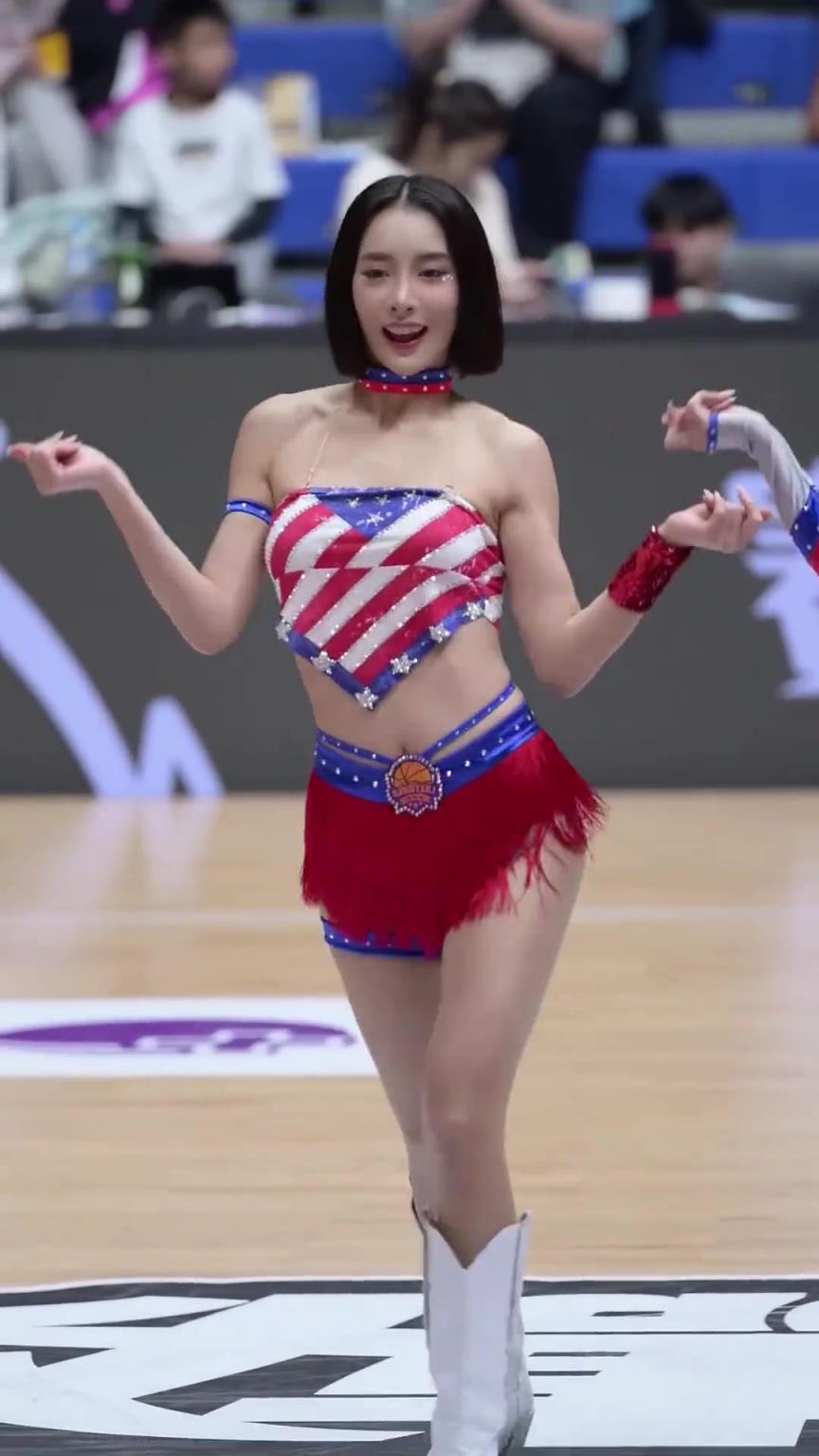 太離譜了 ！幾乎是完美女人！